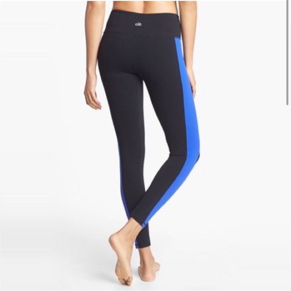 ALO Yoga Black Leggings With Blue Stripe Low Rise Ankle Size Small EUC